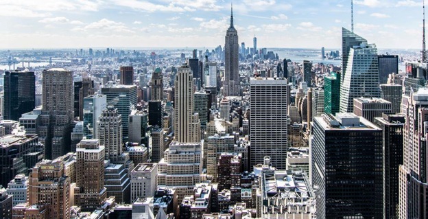 Investing in Manhattan Real Estate: Opportunities and Risks