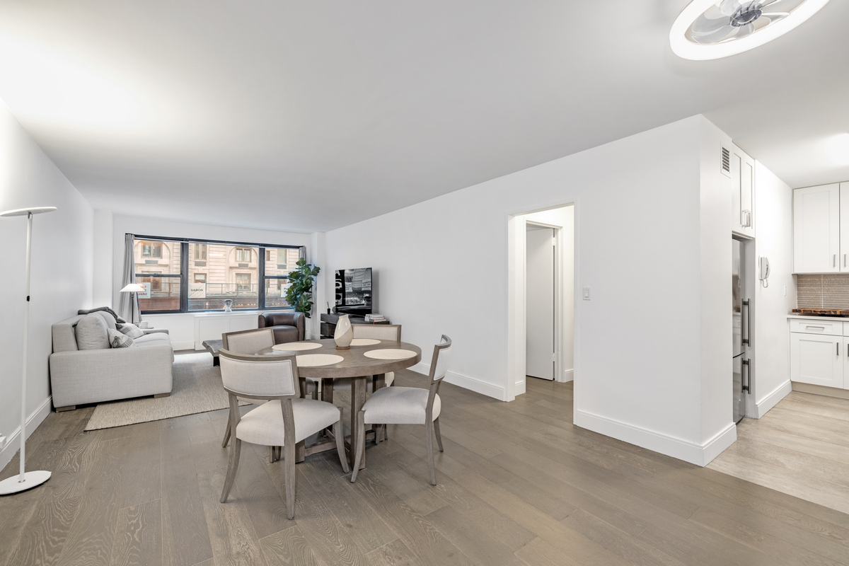 77 West 55th Street #2HH